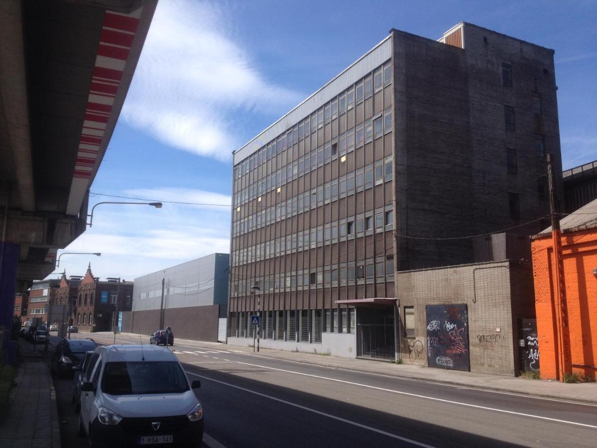 Ghostel 1St: Alternative Arts Experience for Creative Minds Charleroi Exterior photo