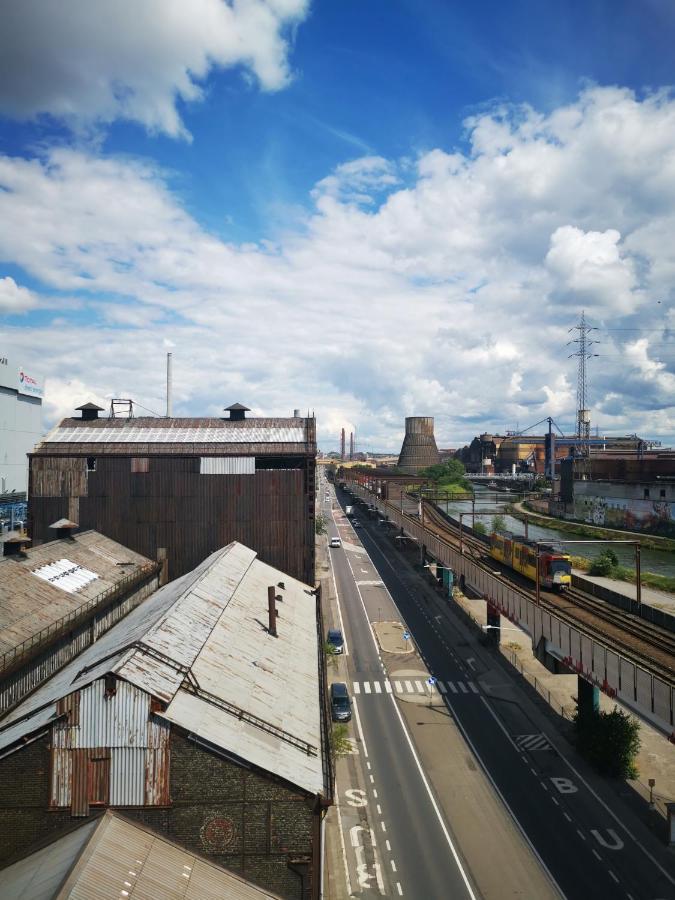 Ghostel 1St: Alternative Arts Experience for Creative Minds Charleroi Exterior photo