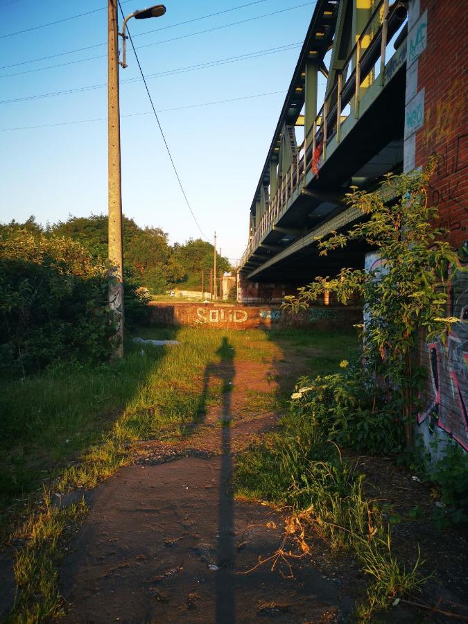 Ghostel 1St: Alternative Arts Experience for Creative Minds Charleroi Exterior photo